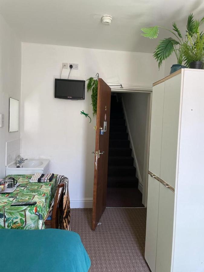 The Blue Moon Bed & Breakfast Blackpool Dış mekan fotoğraf