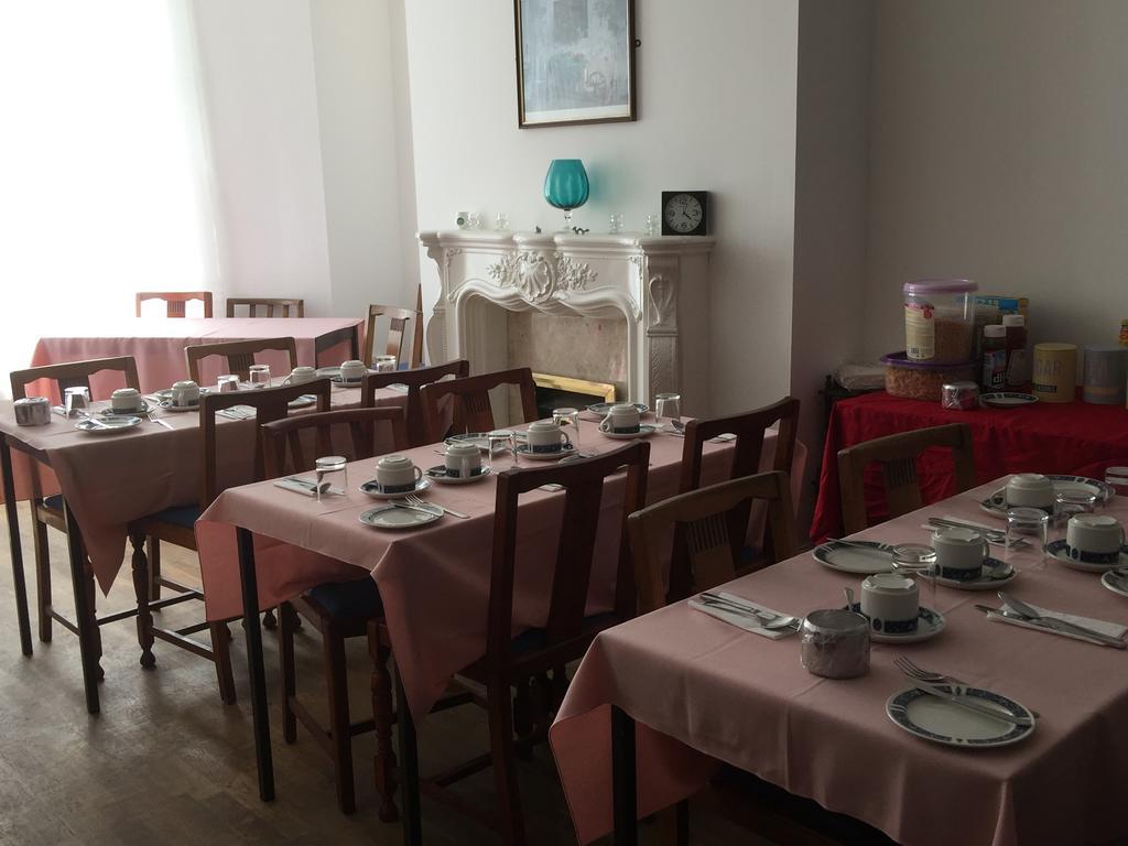 The Blue Moon Bed & Breakfast Blackpool Dış mekan fotoğraf