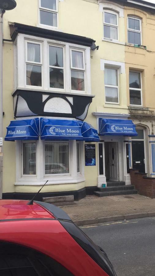 The Blue Moon Bed & Breakfast Blackpool Dış mekan fotoğraf